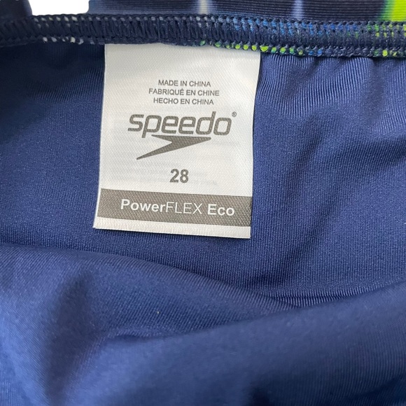 Speedo men’s swimming trunks Size 28 - Picture 6 of 9